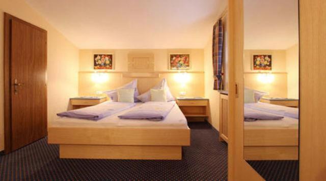 Gaestehaus Veit Fiegl Solden Bagian luar foto